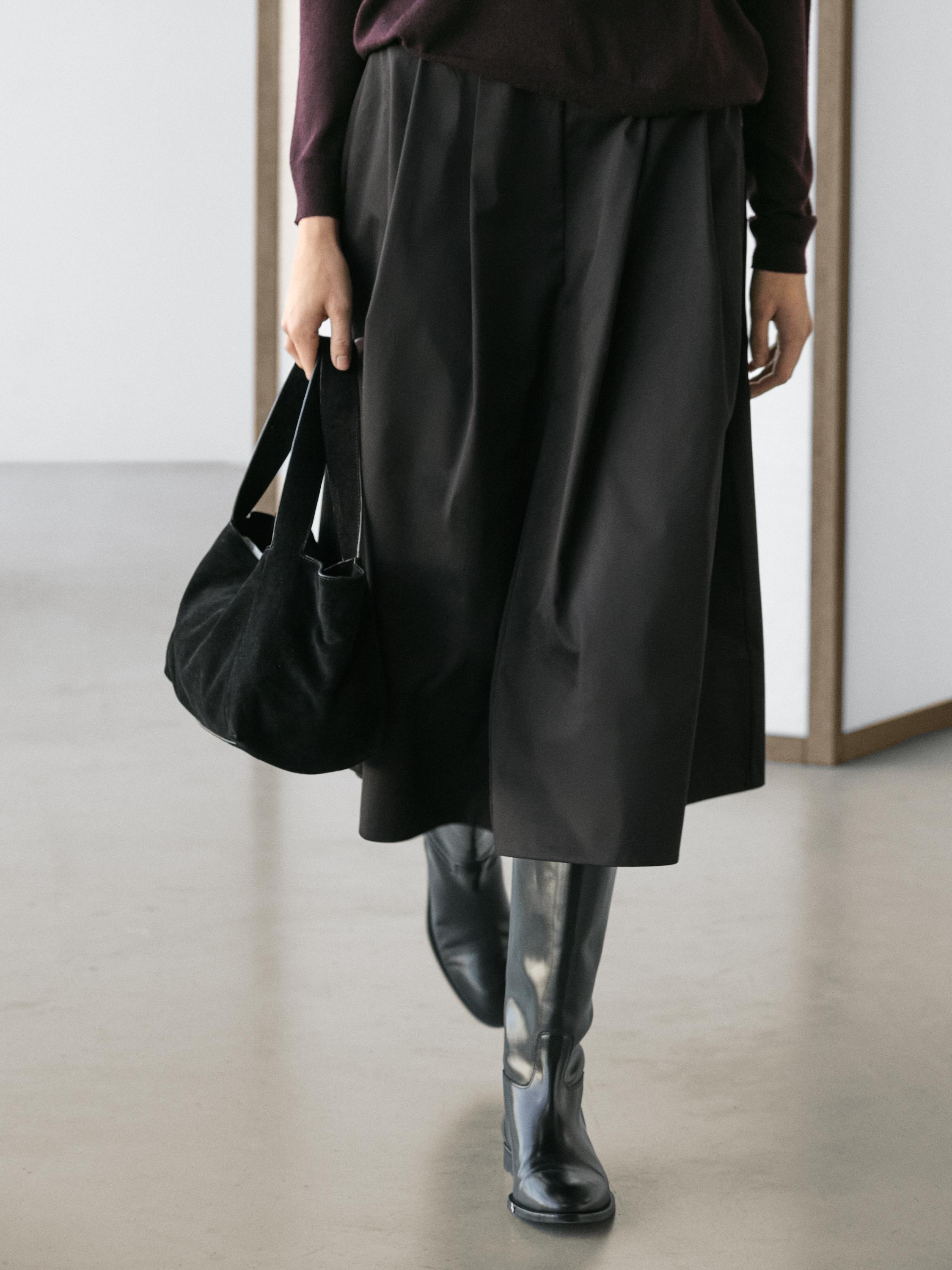 Midi skirt with box pleats